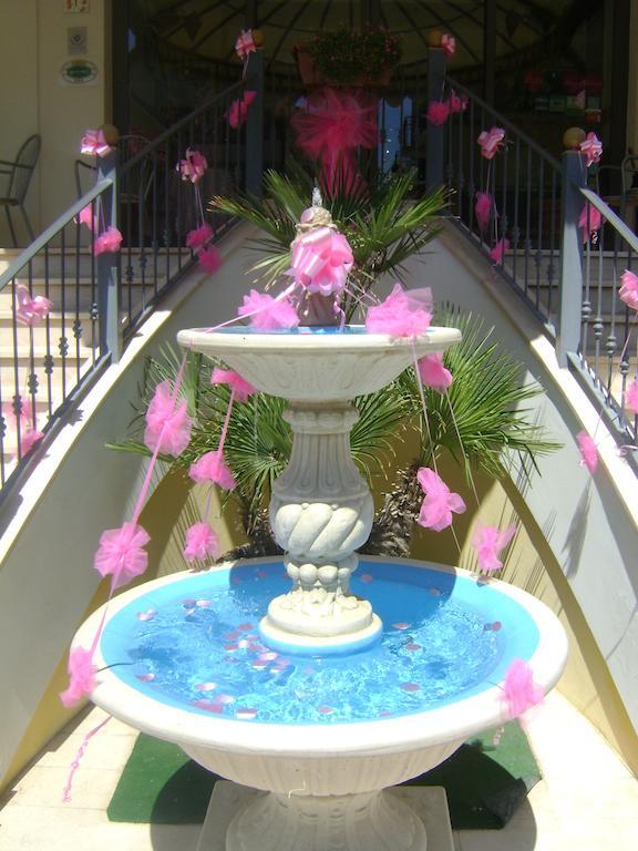Hotel Zeus Римини Экстерьер фото