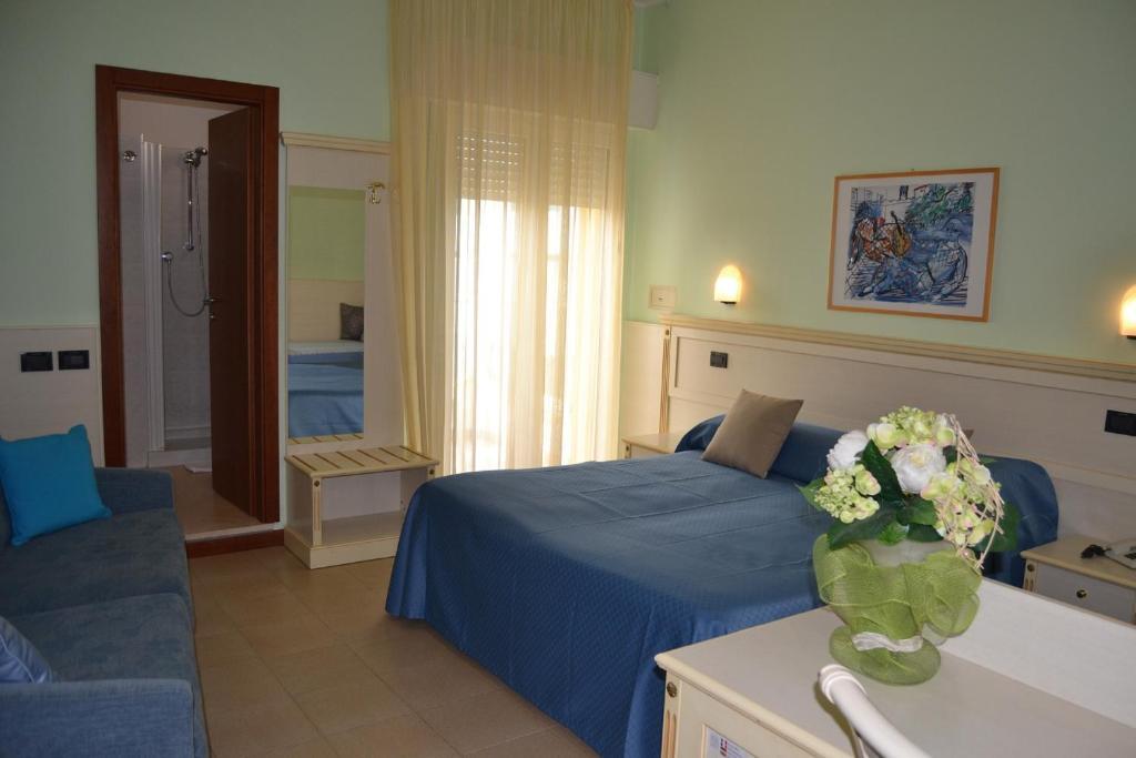 Hotel Zeus Римини Экстерьер фото