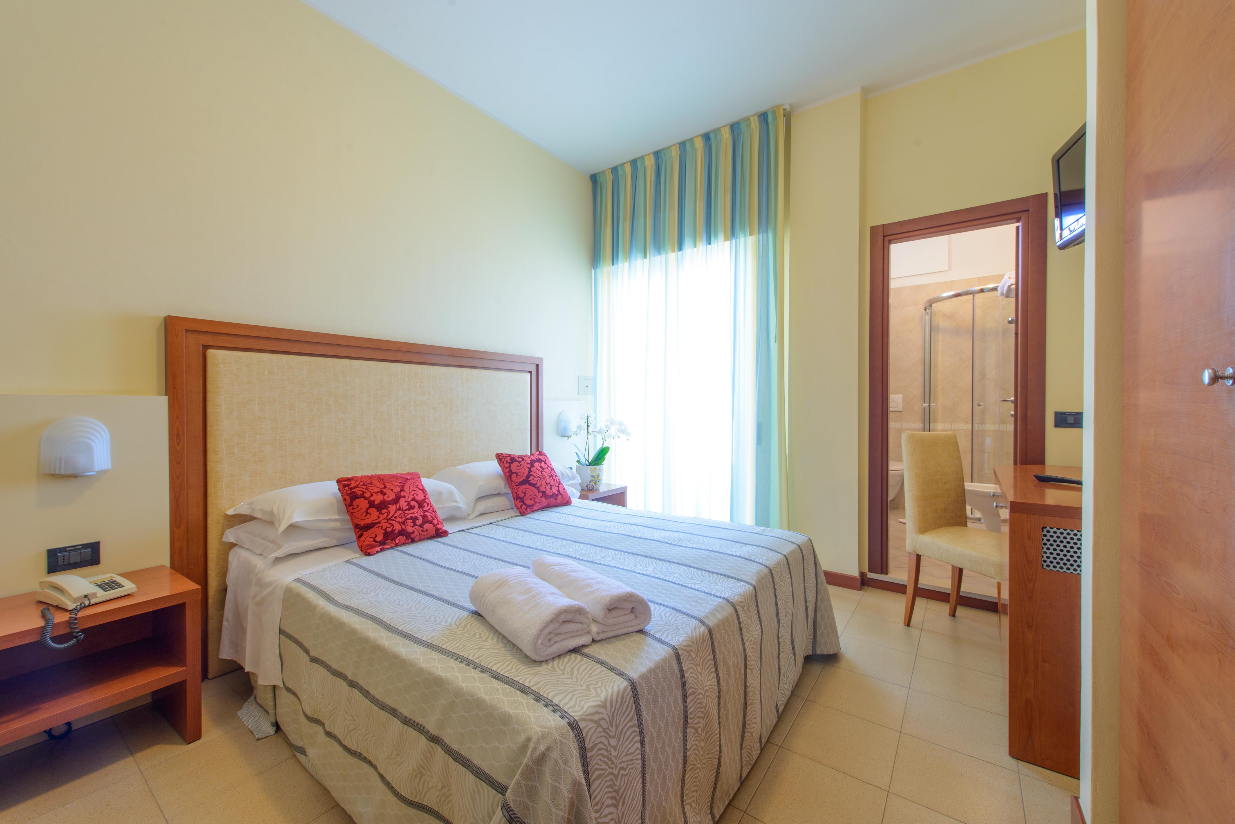 Hotel Zeus Римини Экстерьер фото