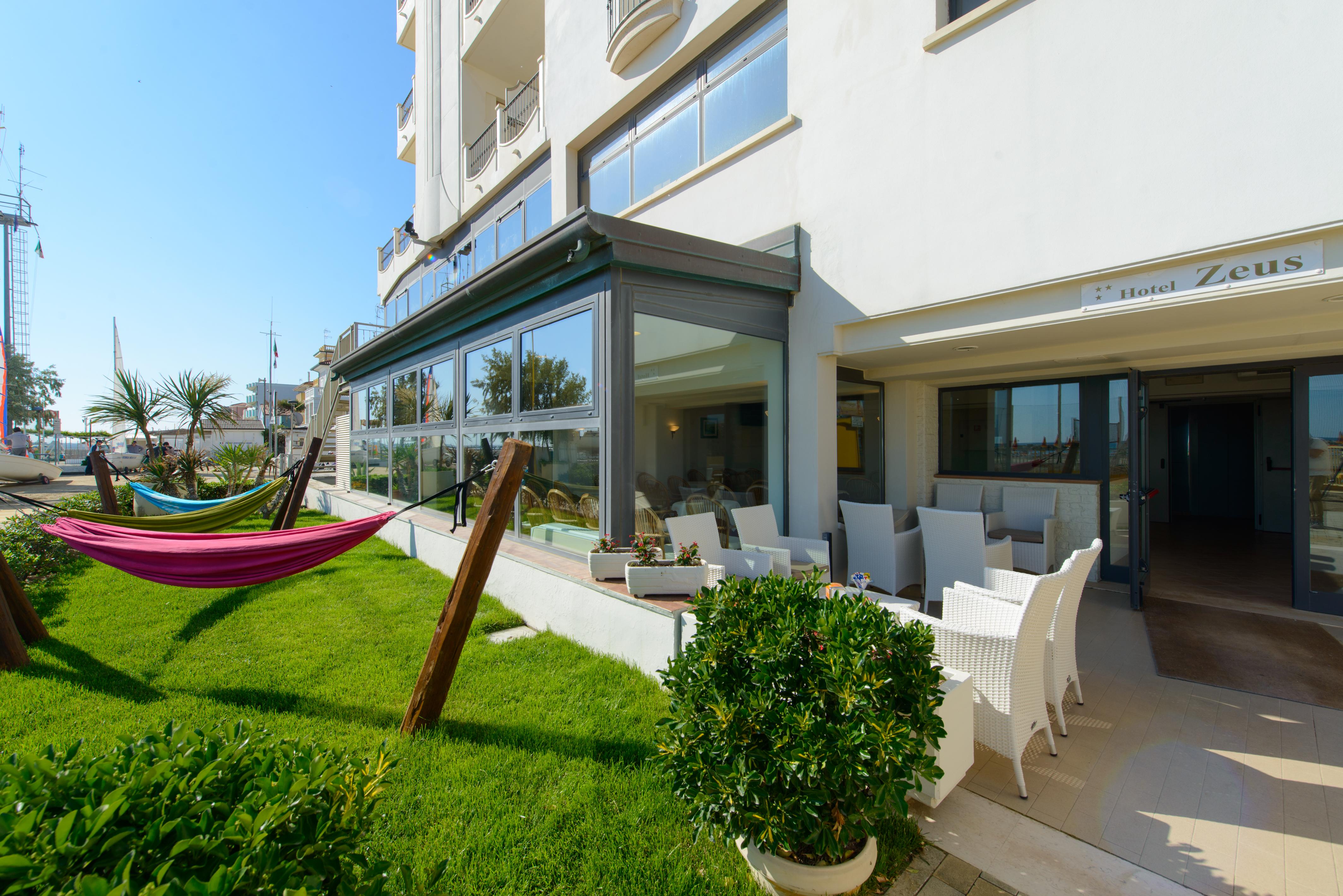 Hotel Zeus Римини Экстерьер фото