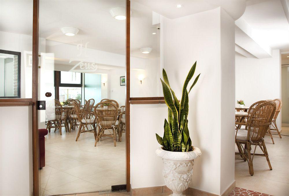 Hotel Zeus Римини Экстерьер фото
