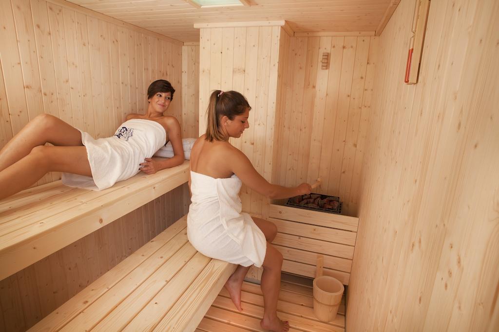 Hotel Zeus Римини Экстерьер фото