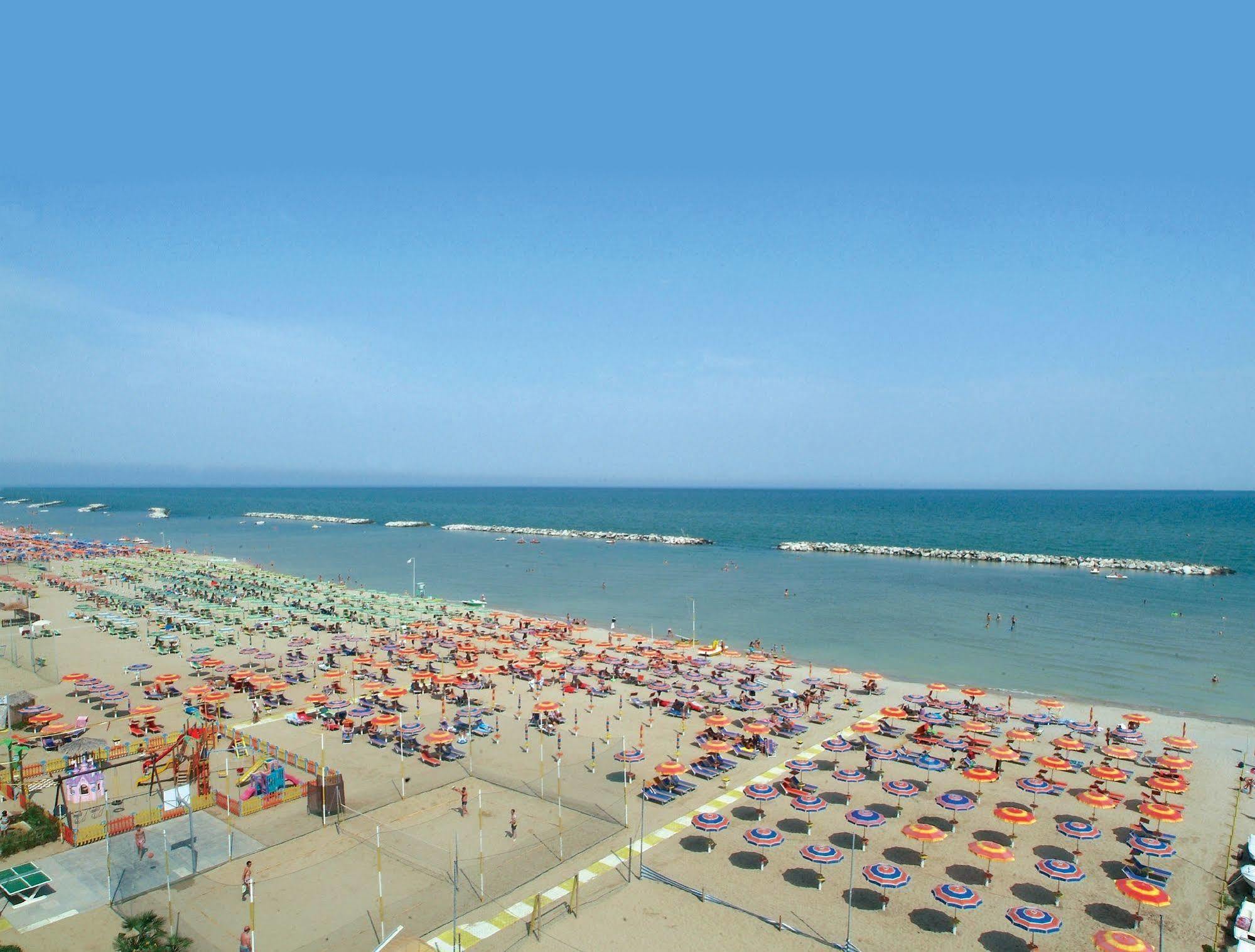 Hotel Zeus Римини Экстерьер фото