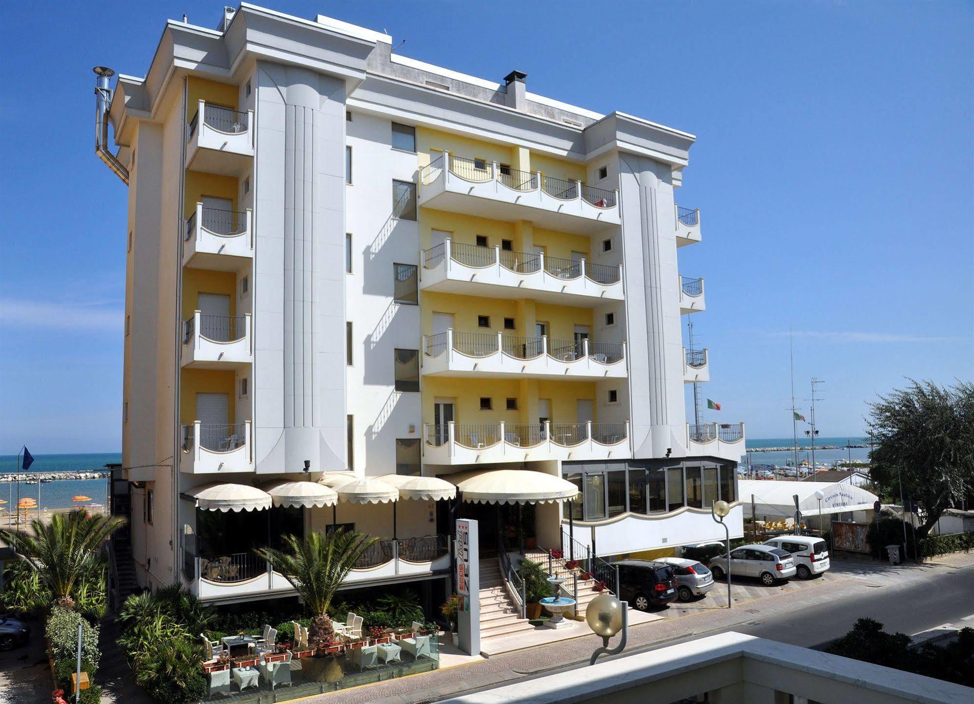 Hotel Zeus Римини Экстерьер фото
